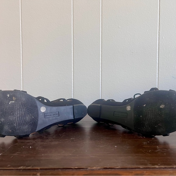 Crown Vintage Black Strappy Gladiator Sandals - Picture 6 of 6